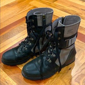 **SOREL Emelie Conquest Boot (black/gray) LIKE NEW